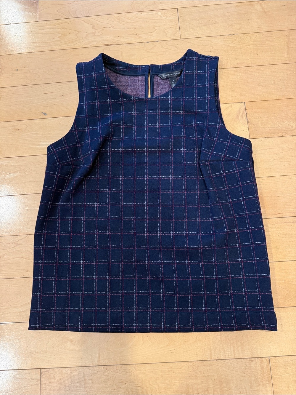 Woman’s Banana Republic Navy Plaid Sleeveless Tank Top